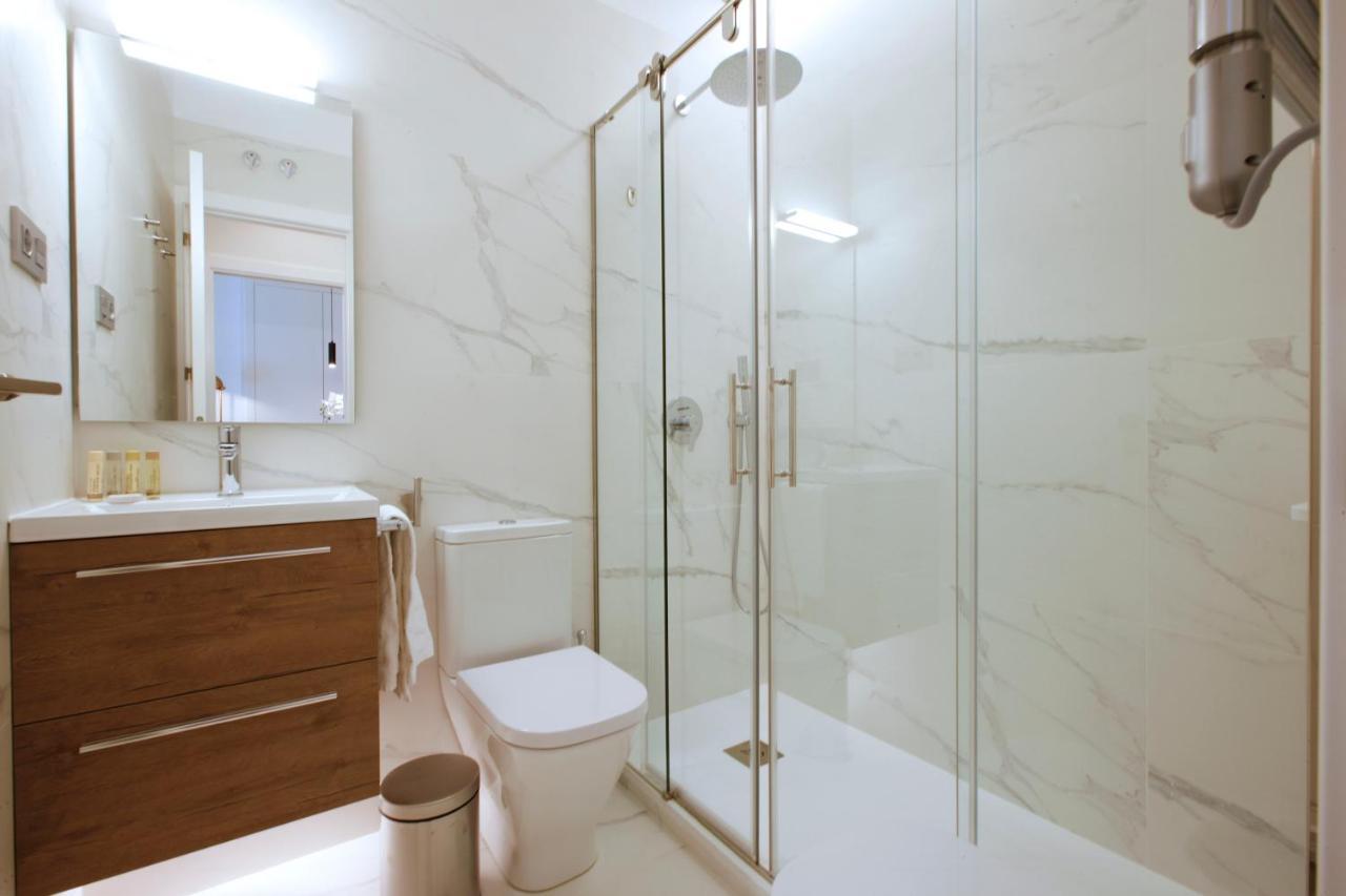 Tirso Suite Madrid Esterno foto