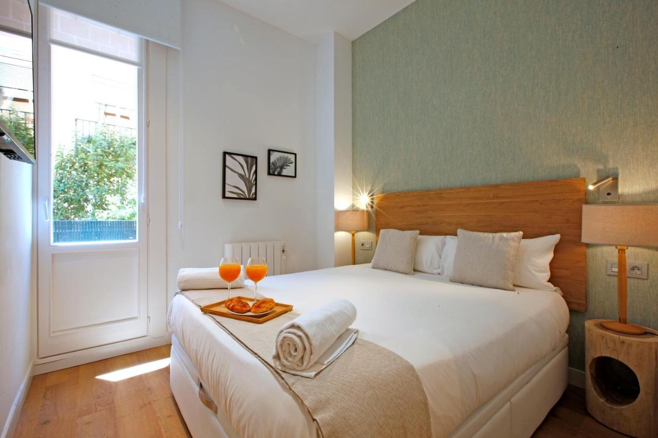 Tirso Suite Madrid Esterno foto