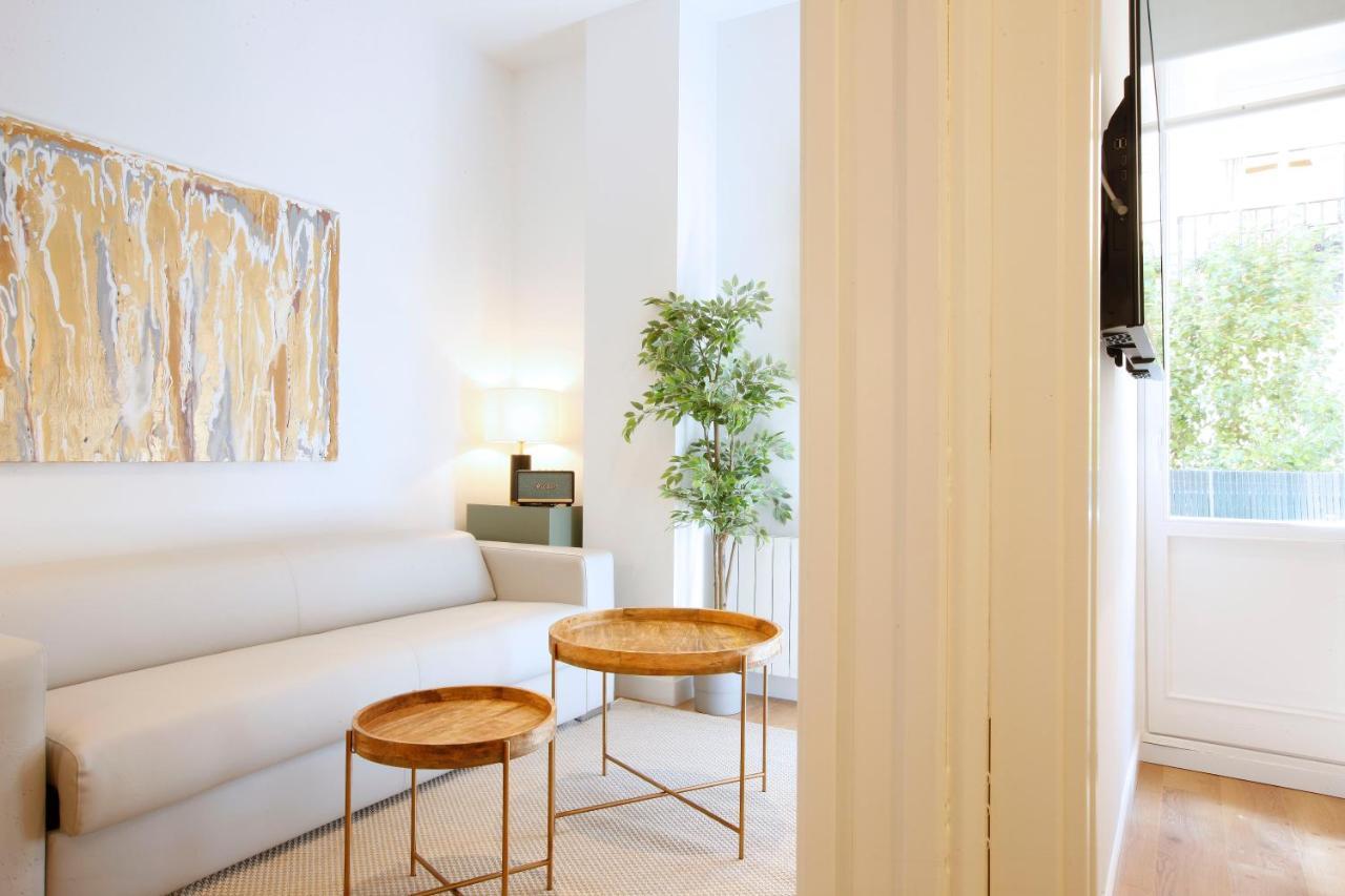Tirso Suite Madrid Esterno foto