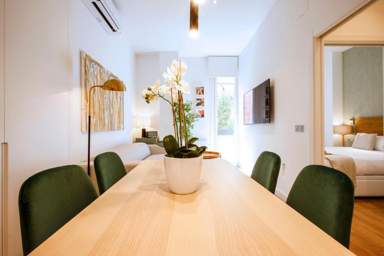 Tirso Suite Madrid Esterno foto