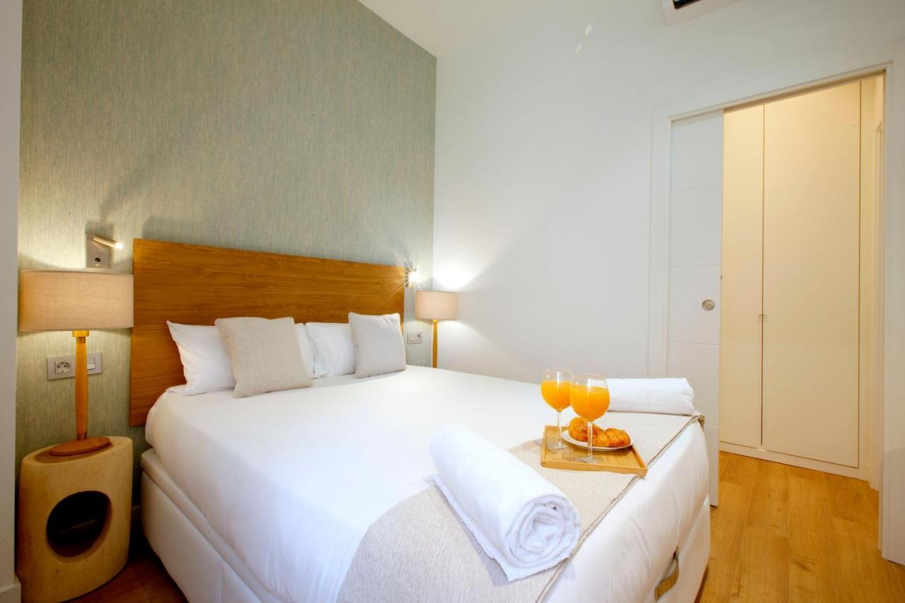 Tirso Suite Madrid Esterno foto