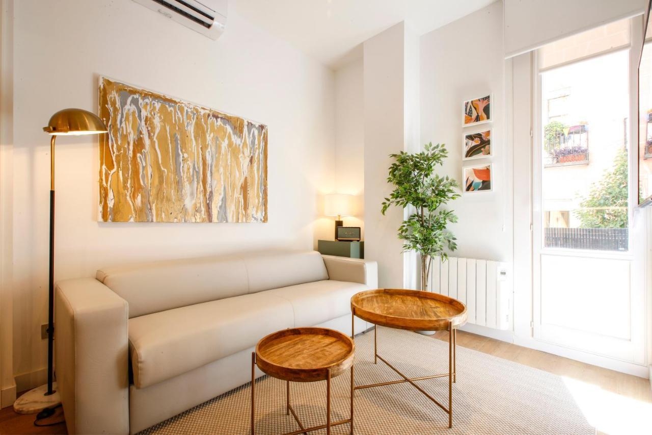 Tirso Suite Madrid Esterno foto