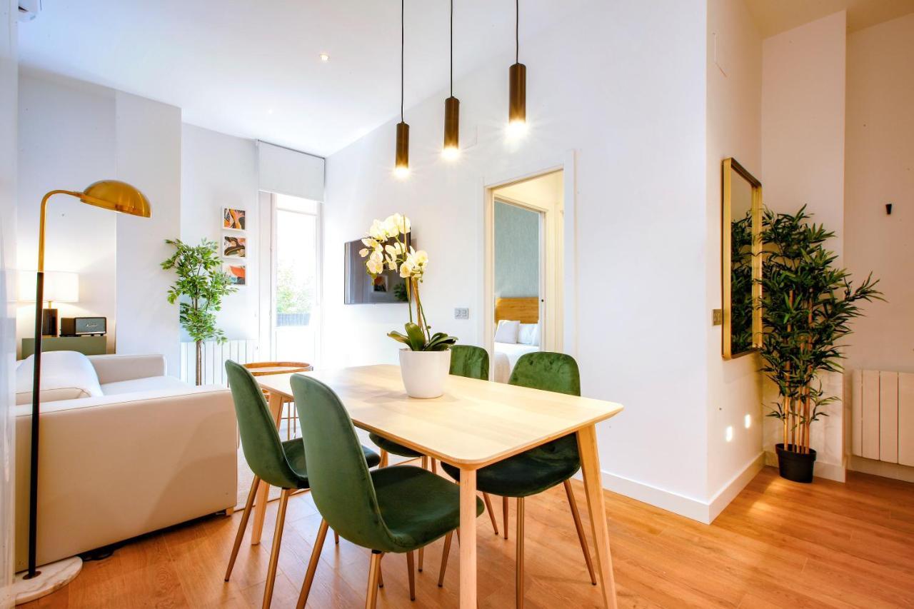 Tirso Suite Madrid Esterno foto