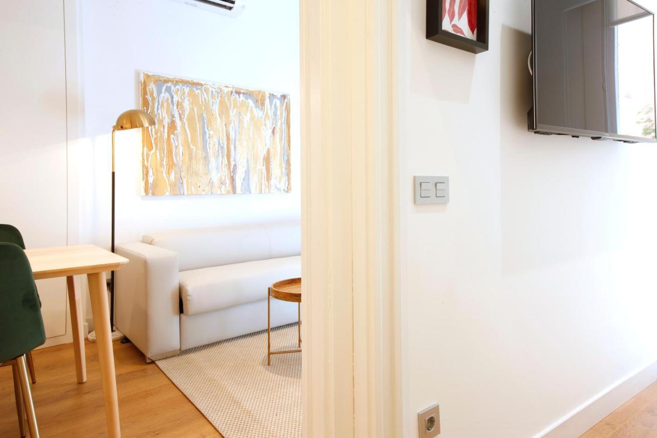Tirso Suite Madrid Esterno foto